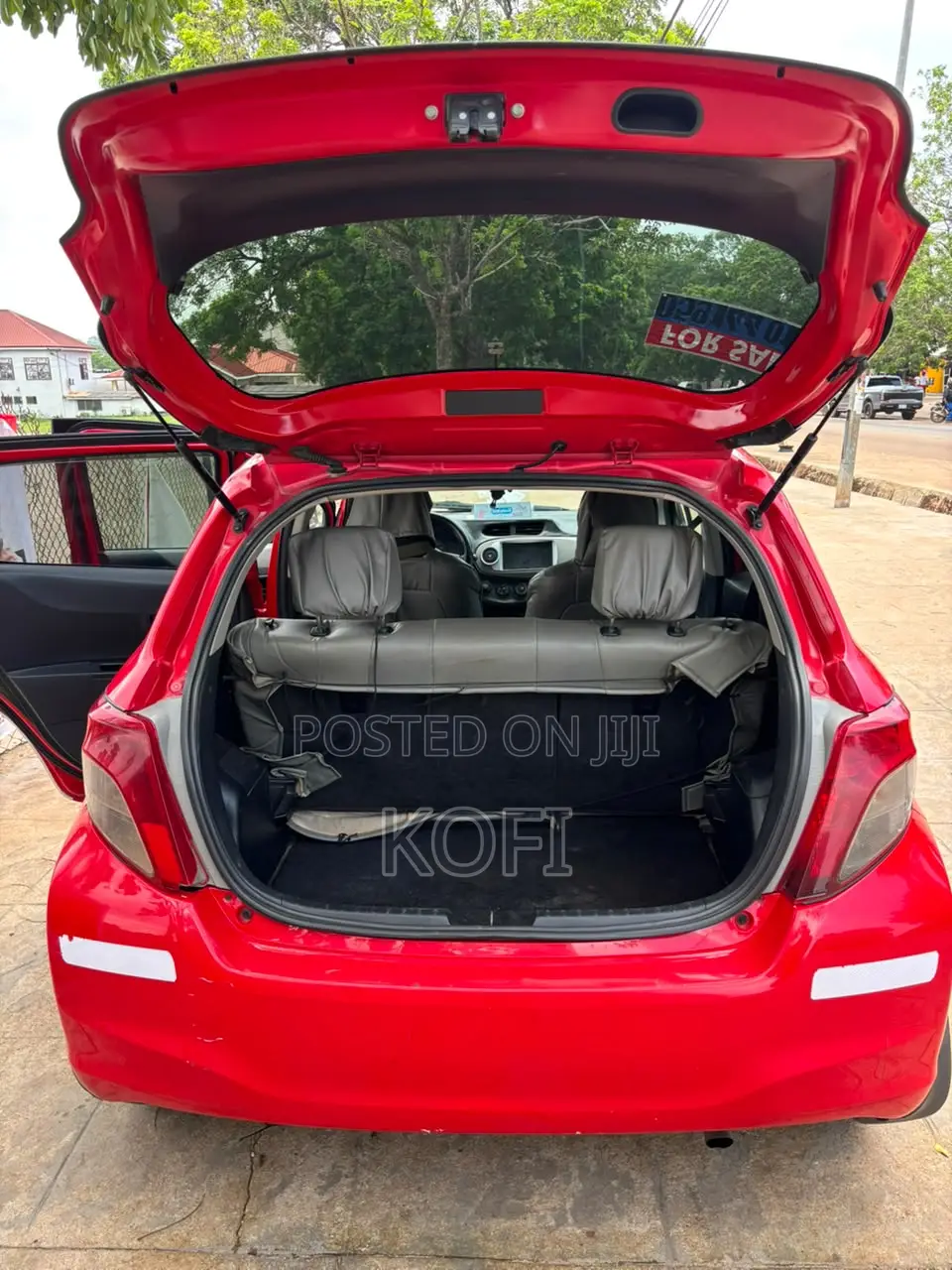 Toyota Vitz 2012 Red