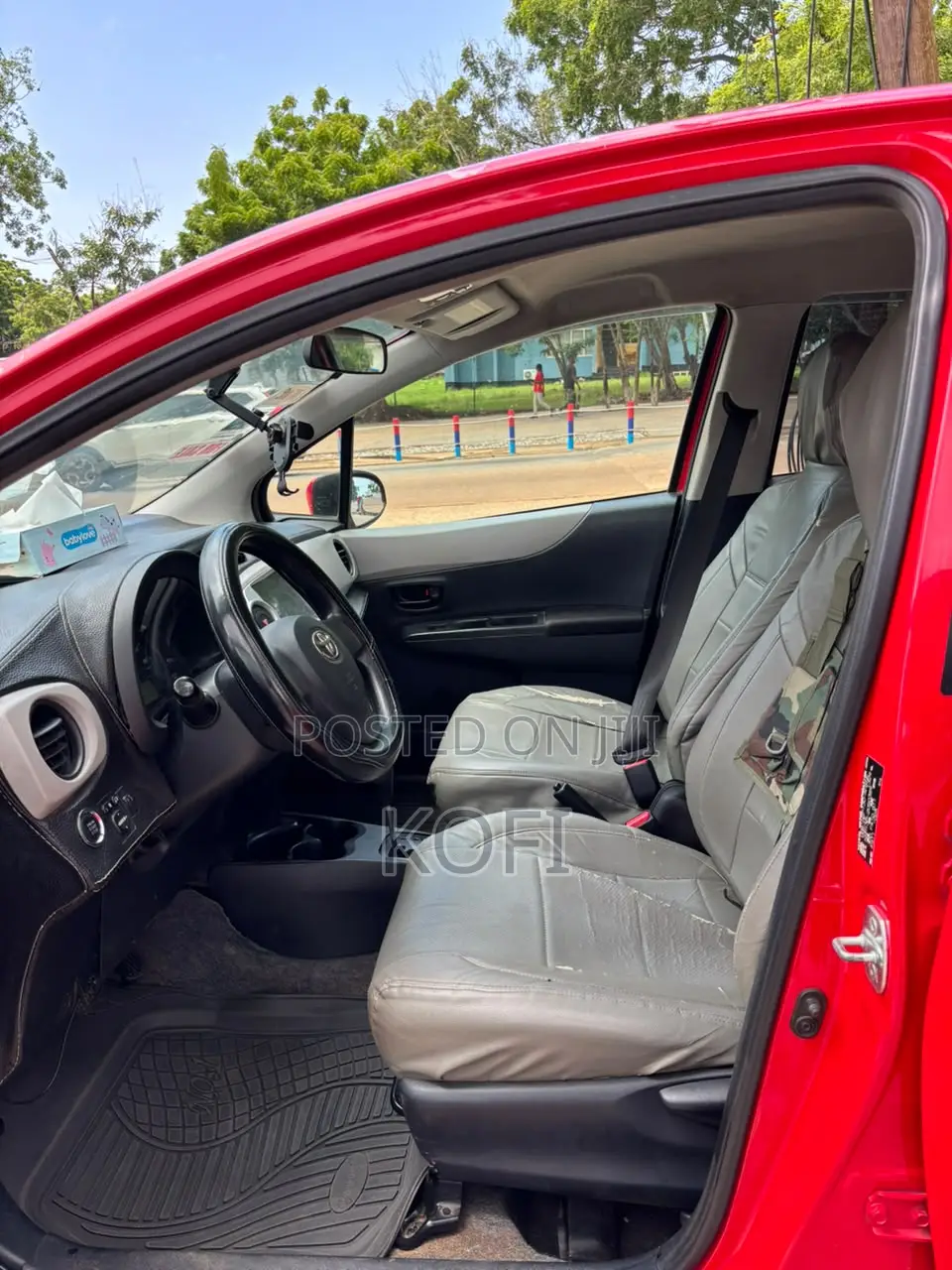 Toyota Vitz 2012 Red