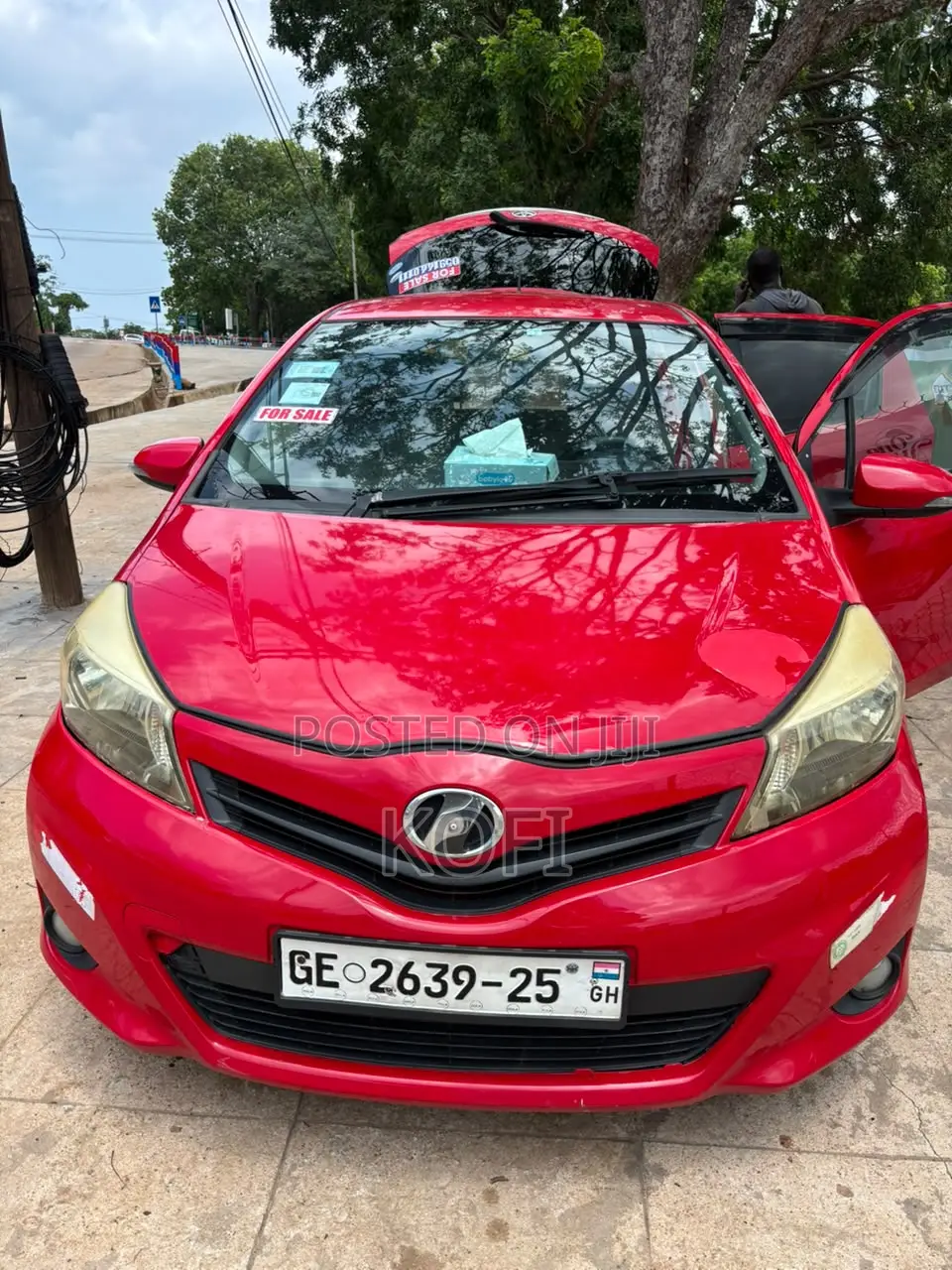 Toyota Vitz 2012 Red