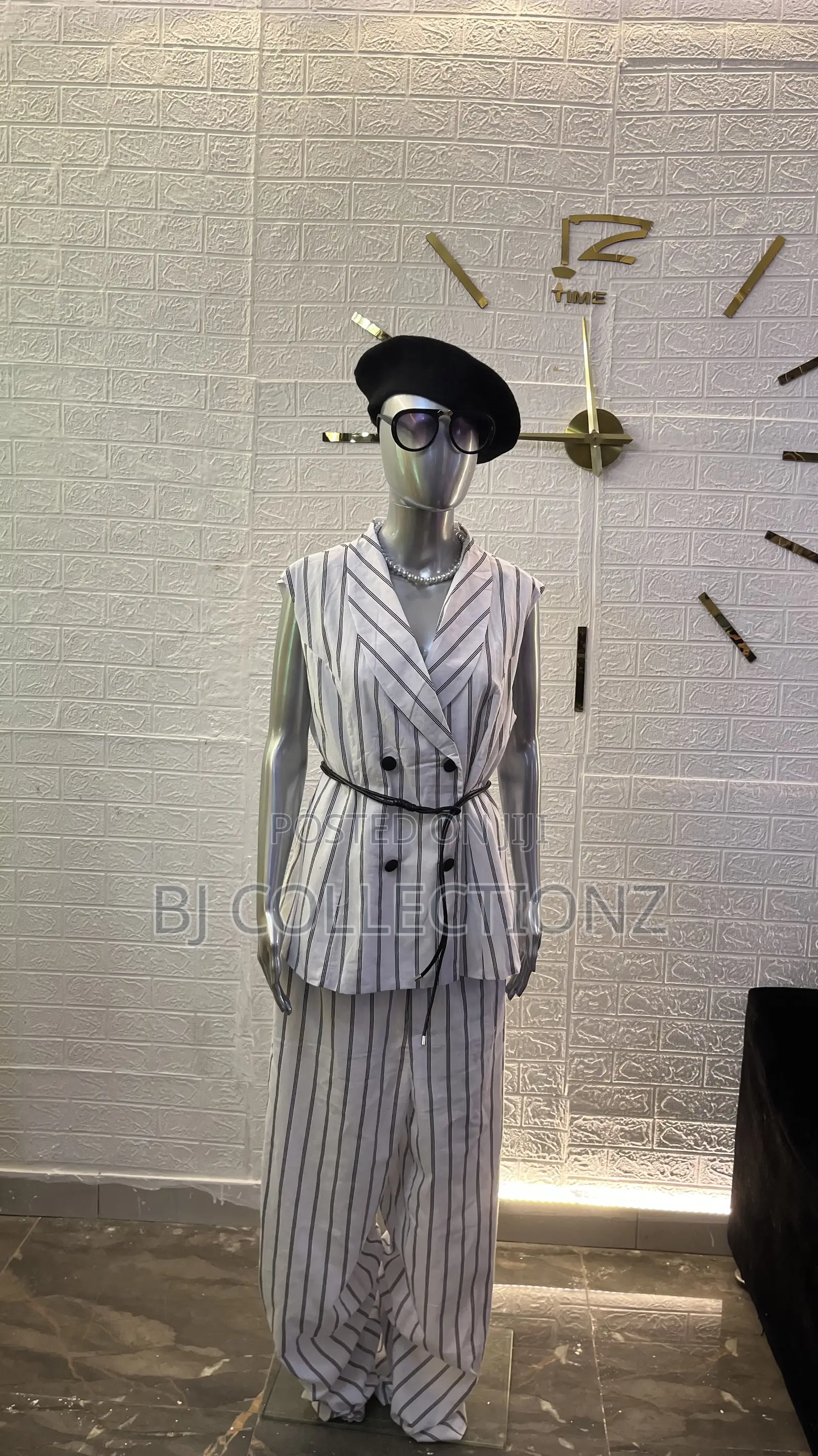 Classy Woman 2pies Set With Belt