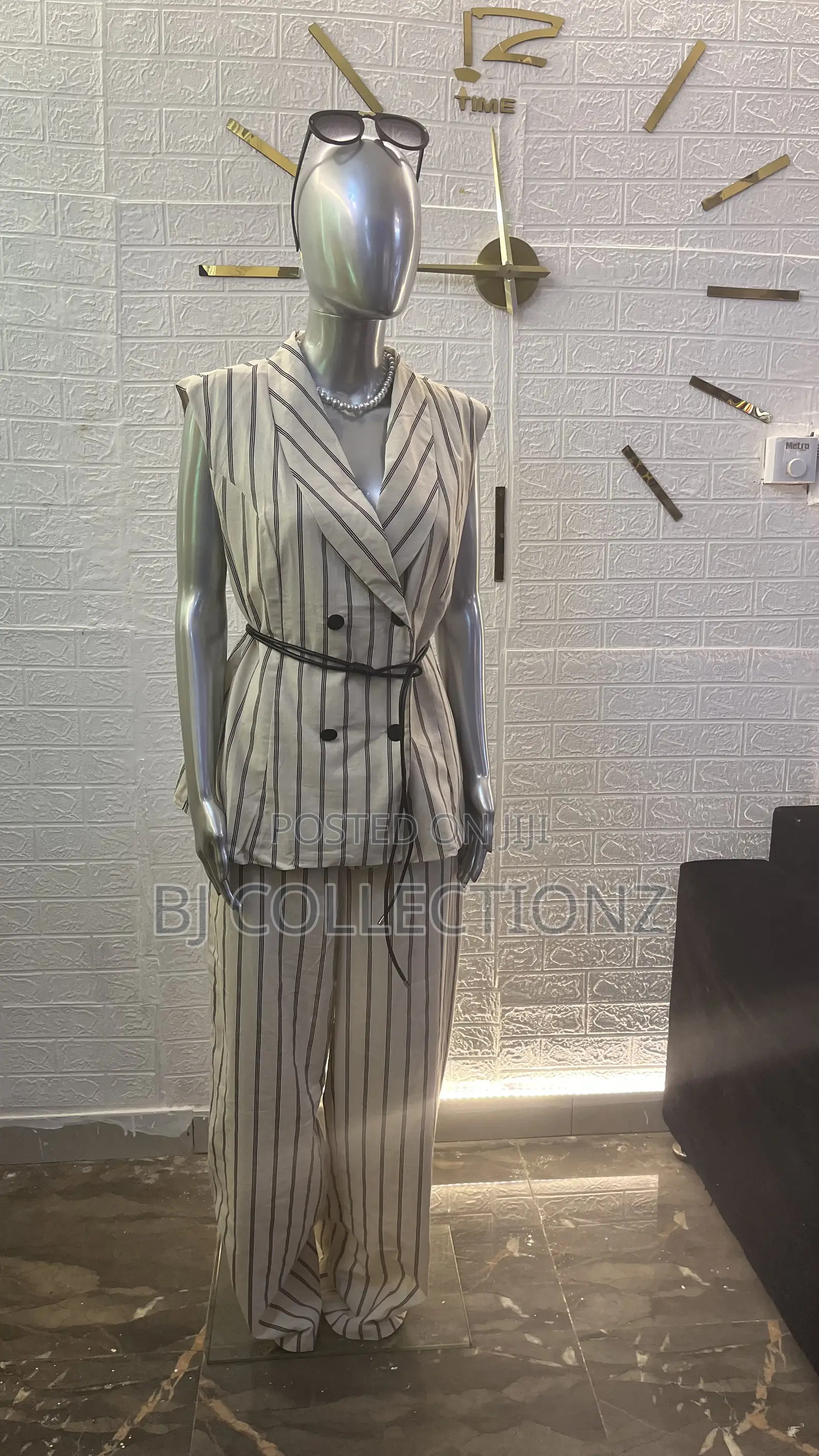 Classy Woman 2pies Set With Belt