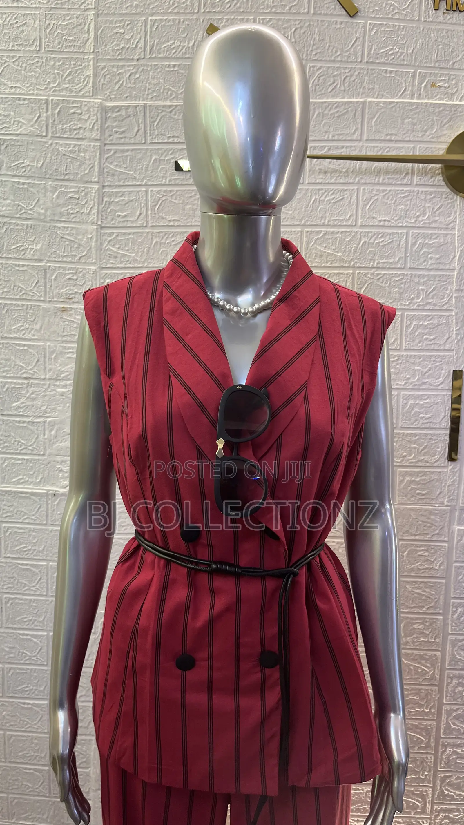 Classy Woman 2pies Set With Belt