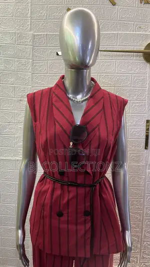 Classy Woman 2pies Set With Belt