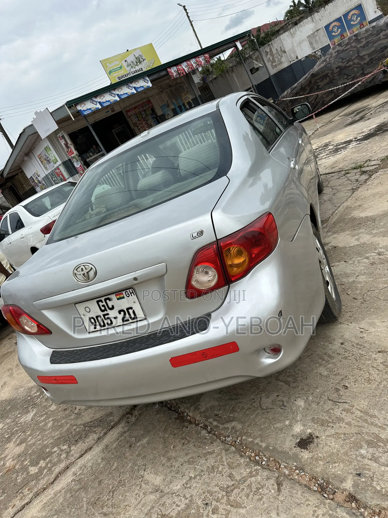 Toyota Corolla LE 4dr Sedan (1.8L 4cyl 4A) 2010 Silver