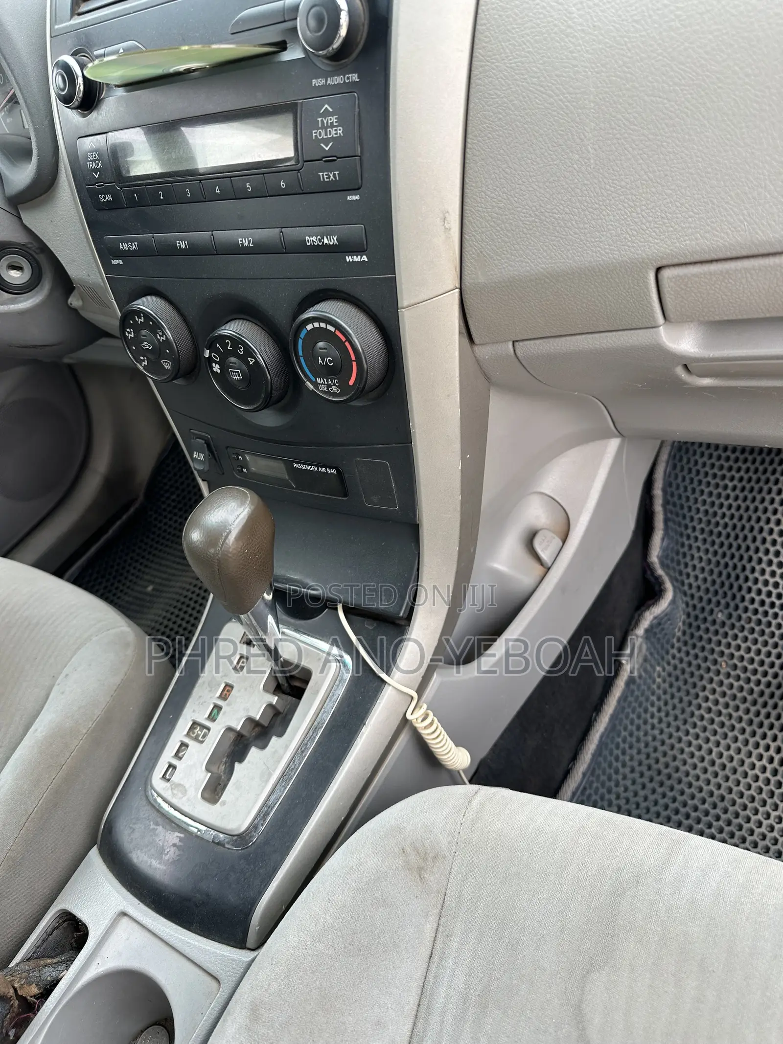 Toyota Corolla LE 4dr Sedan (1.8L 4cyl 4A) 2010 Silver