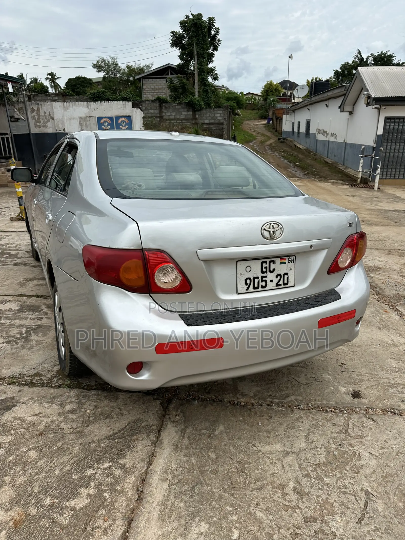 Toyota Corolla LE 4dr Sedan (1.8L 4cyl 4A) 2010 Silver