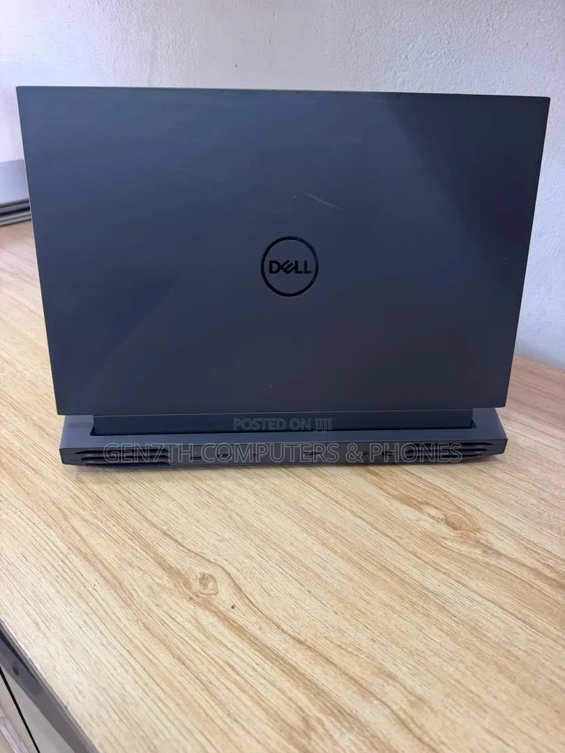 Laptop Dell G15 5511 16GB Intel Core i5 SSHD (Hybrid) 512GB