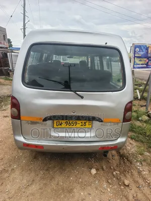 Hyundai H200 2005 Silver