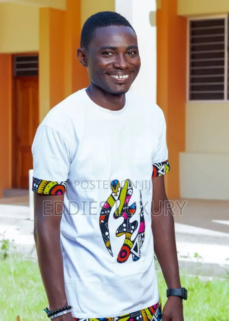 Distinct African Print Men T- Shirt