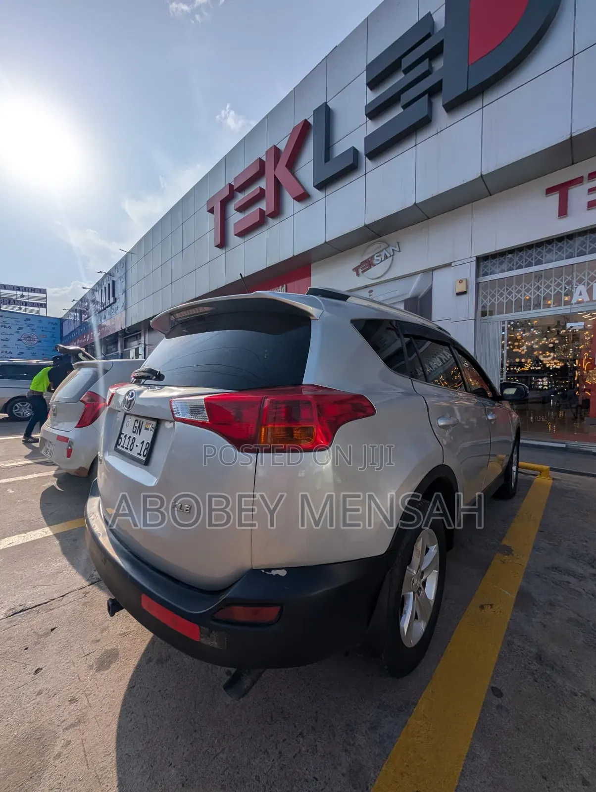 Toyota RAV4 XLE 4dr SUV AWD (2.5L 4cyl 6A) 2014 Silver