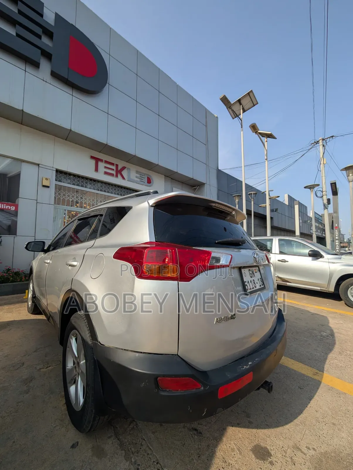 Toyota RAV4 XLE 4dr SUV AWD (2.5L 4cyl 6A) 2014 Silver
