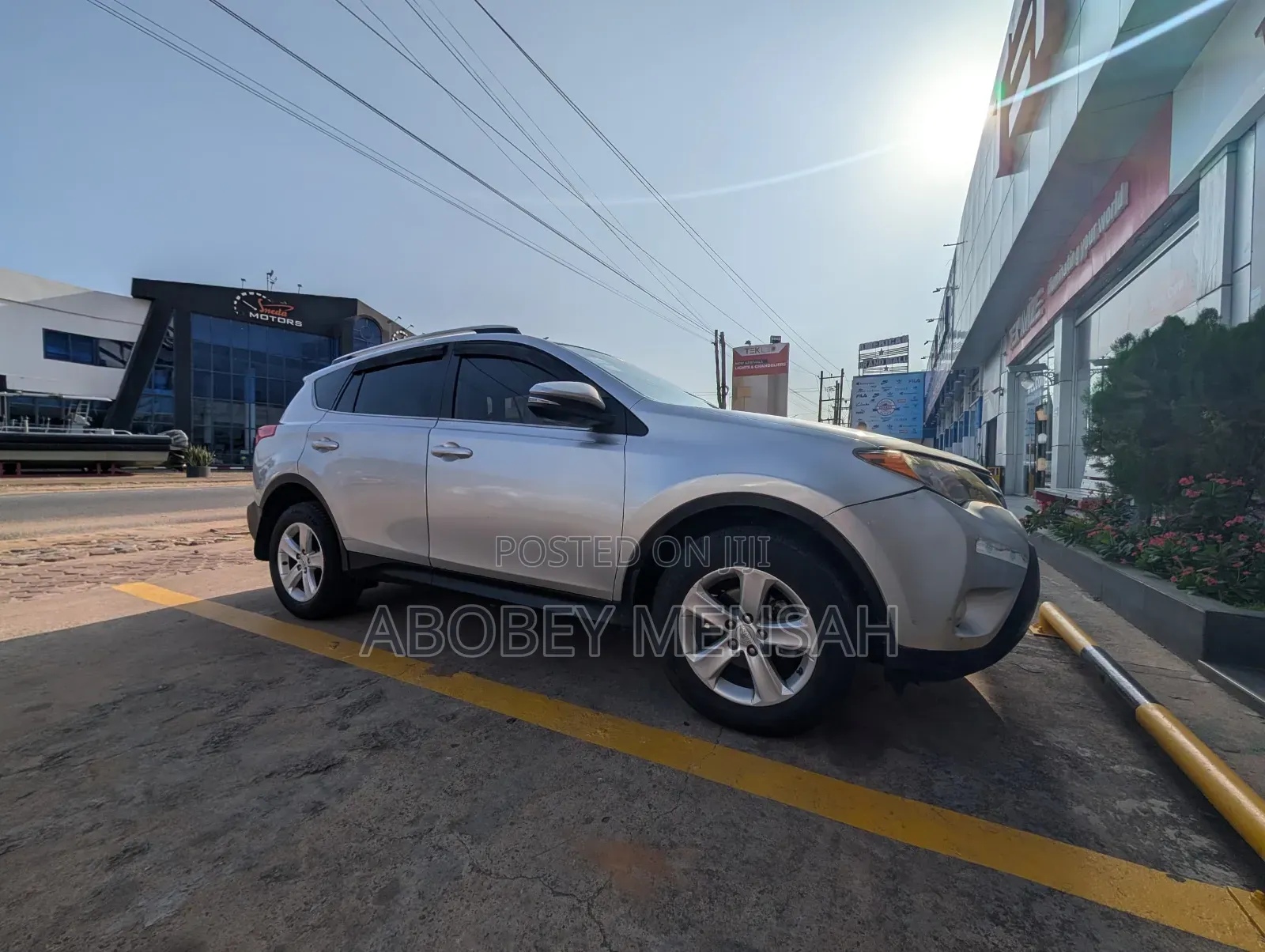Toyota RAV4 XLE 4dr SUV AWD (2.5L 4cyl 6A) 2014 Silver
