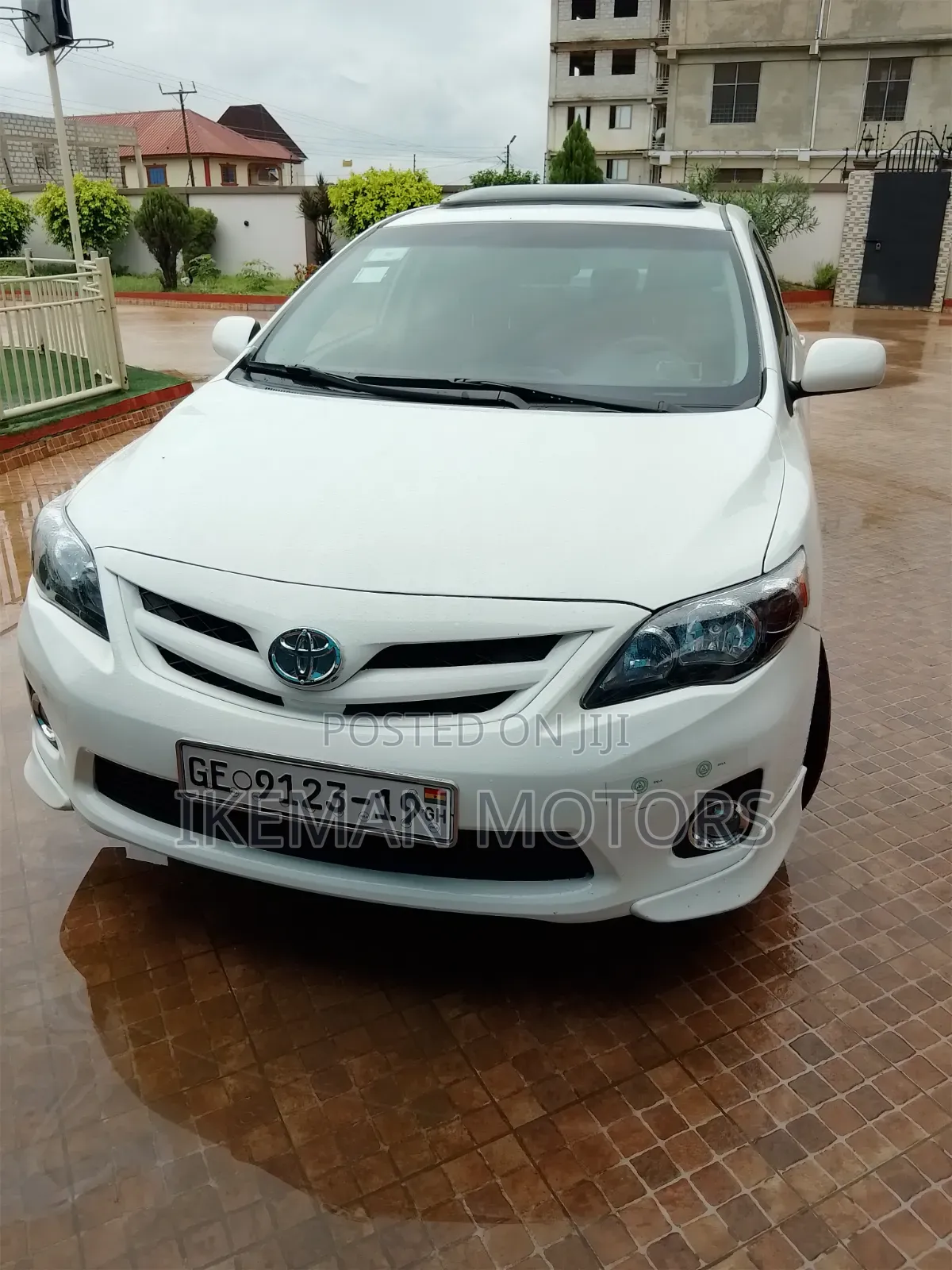 Toyota Corolla 2011 White
