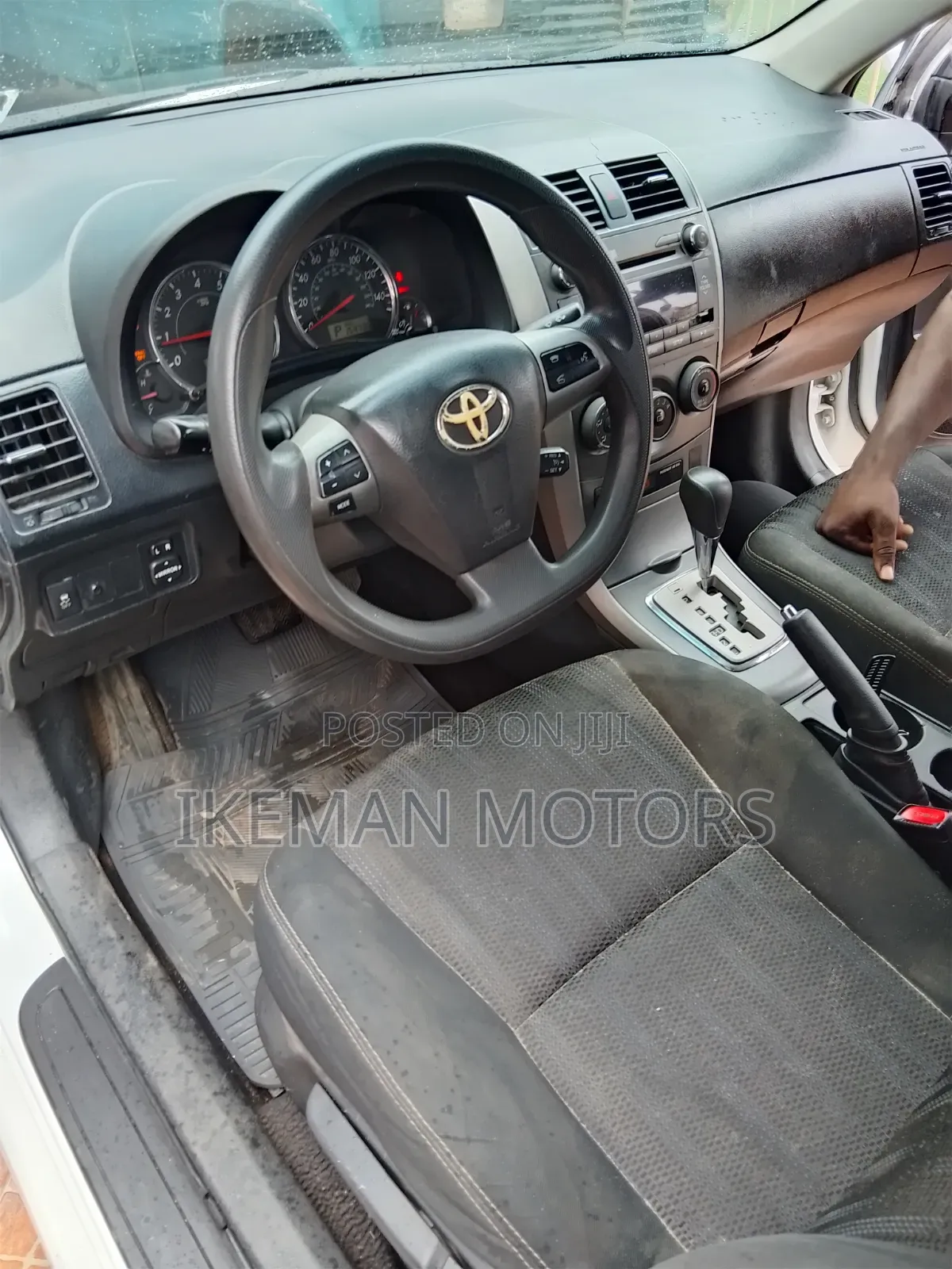 Toyota Corolla 2011 White