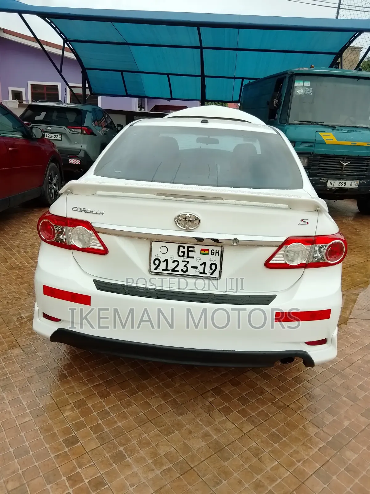 Toyota Corolla 2011 White