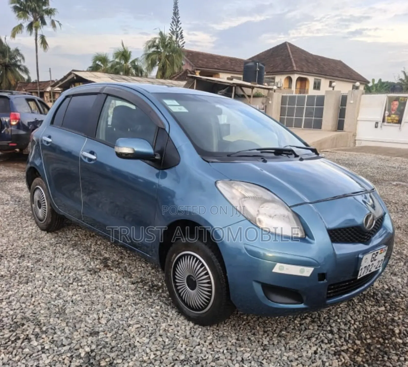 Toyota Vitz 1.3 FWD 5dr 2010 Blue
