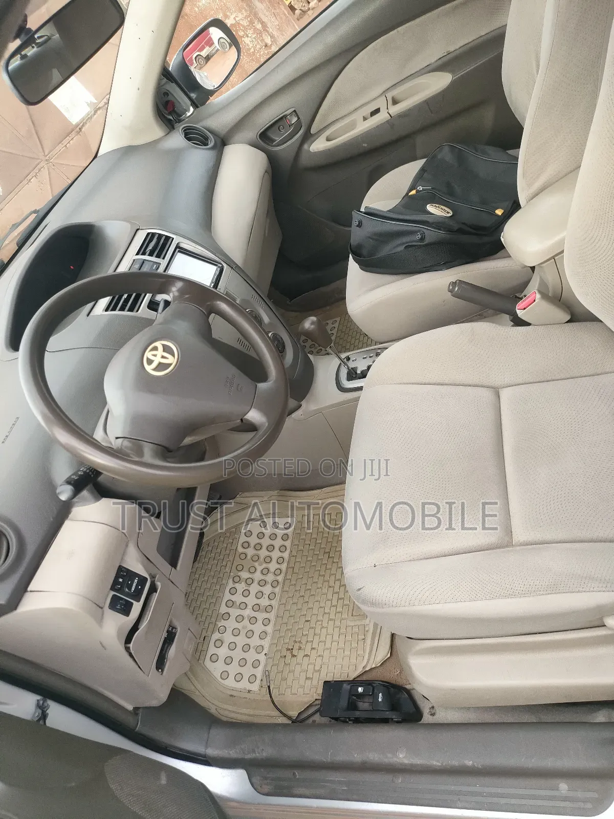 Toyota Belta 2010 Silver