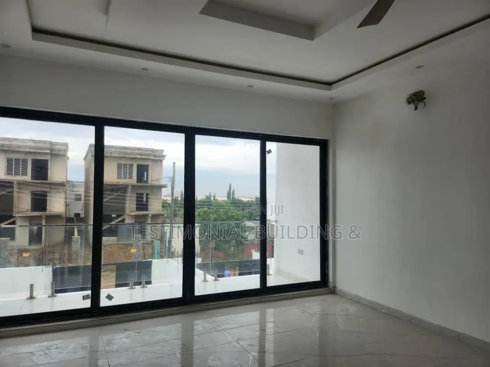4bdrm House in Testimonial Building, Police Station for sale