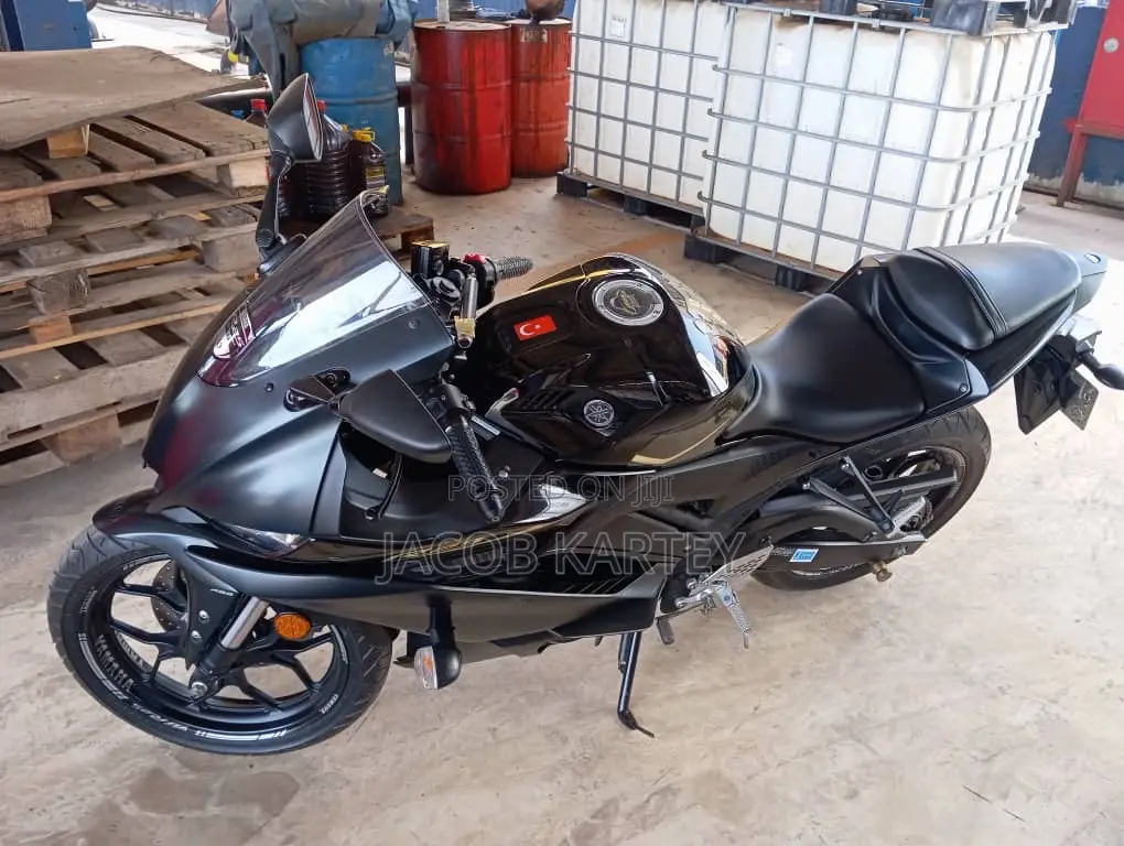 Yamaha YZF-R 2022 Black