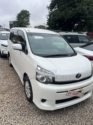 Toyota Voxy 2012 White