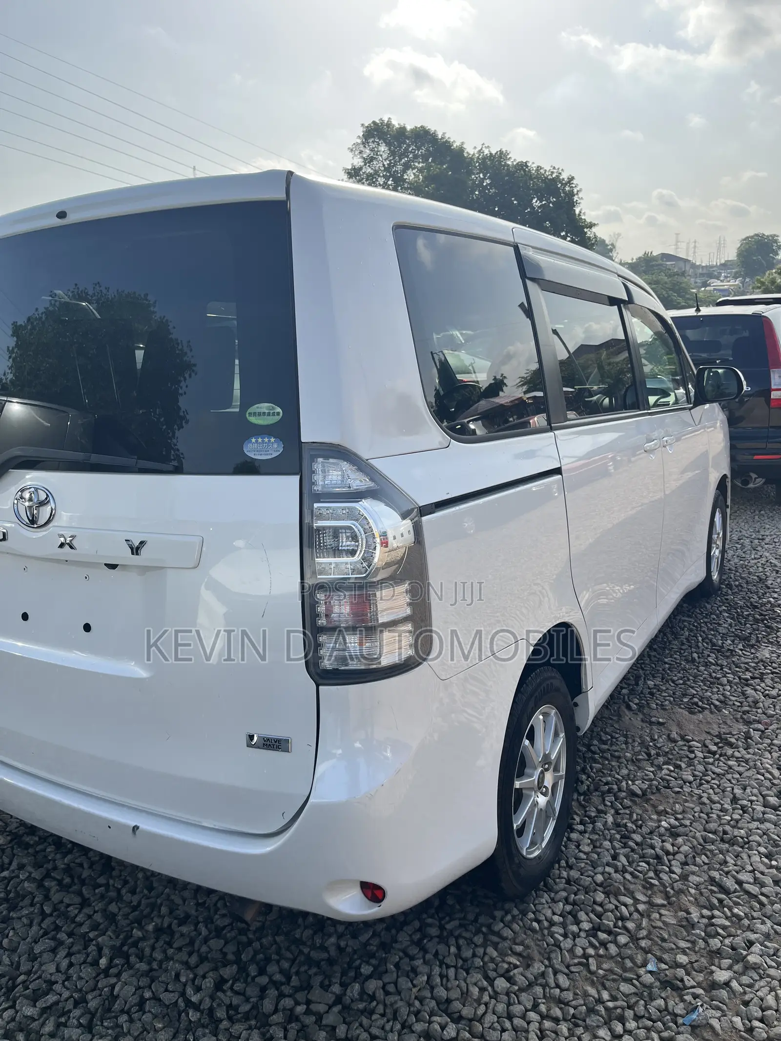 Toyota Voxy 2012 White