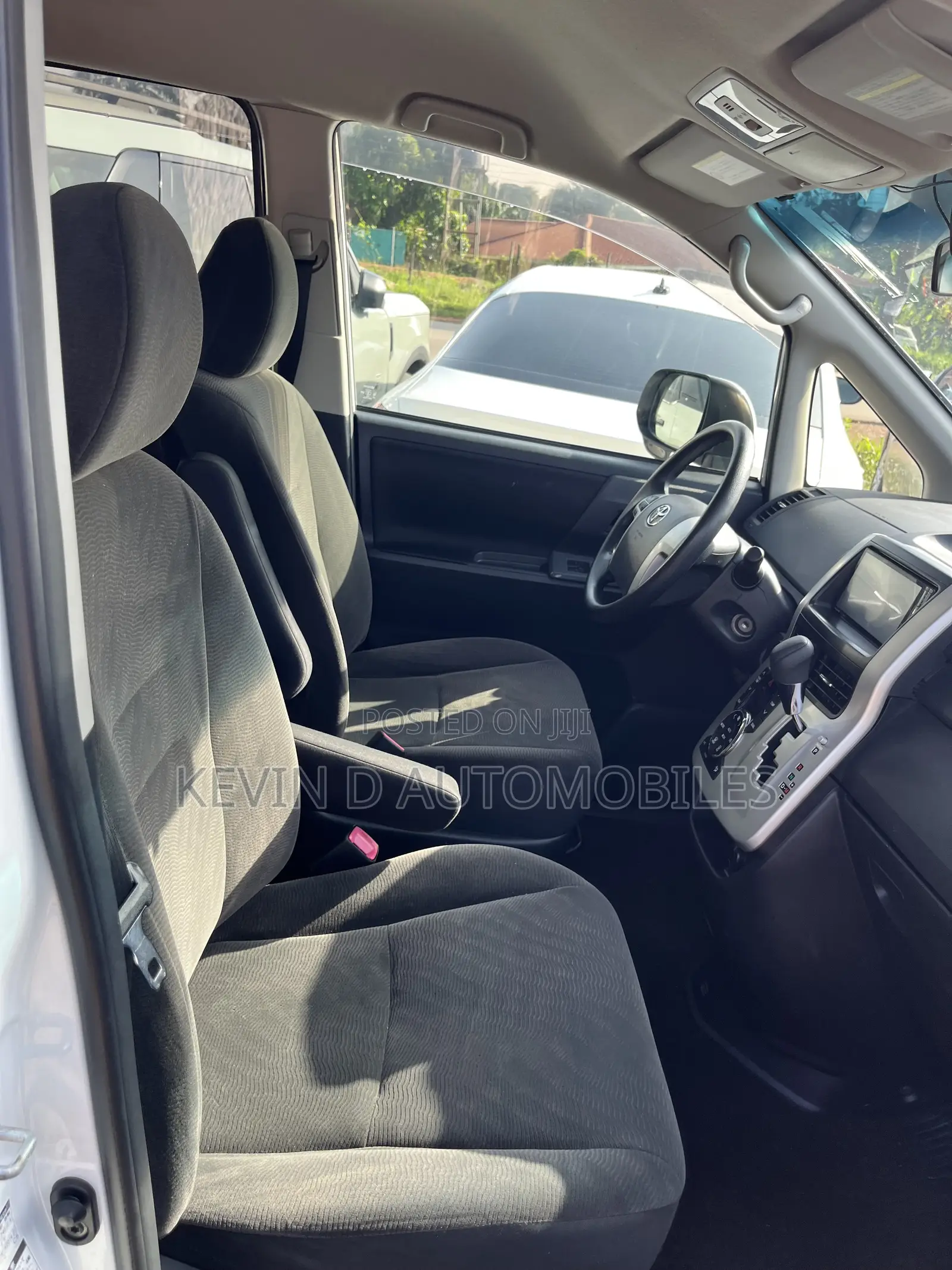 Toyota Voxy 2012 White