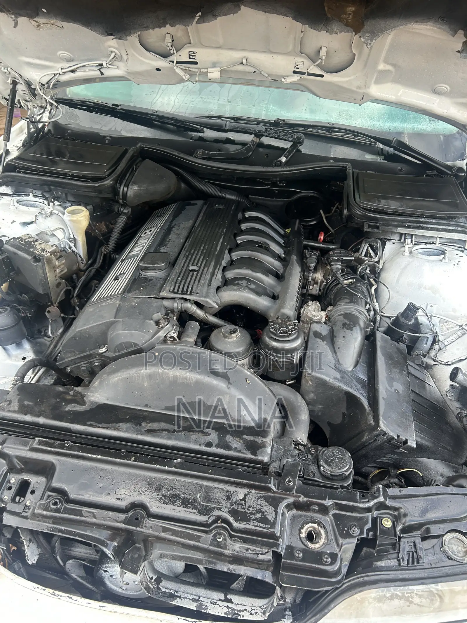 BMW 523i 2001 White
