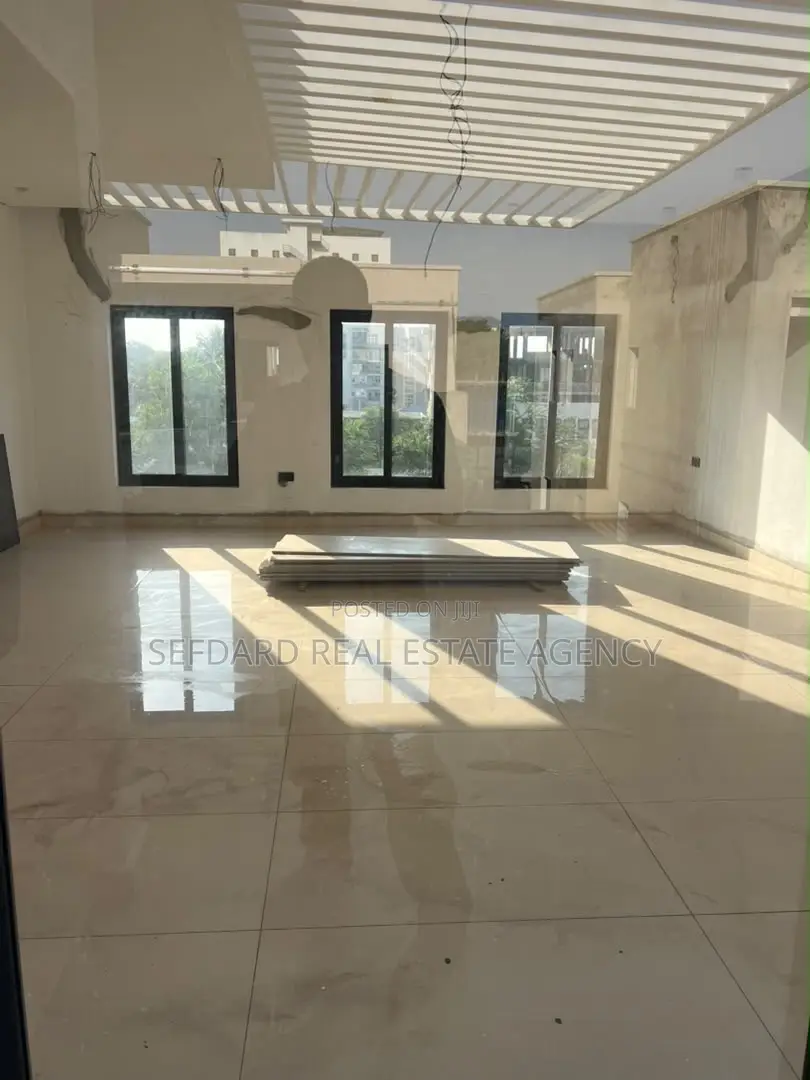 4bdrm Townhouse/Terrace in Sefdard Properties, Cantonments for sale