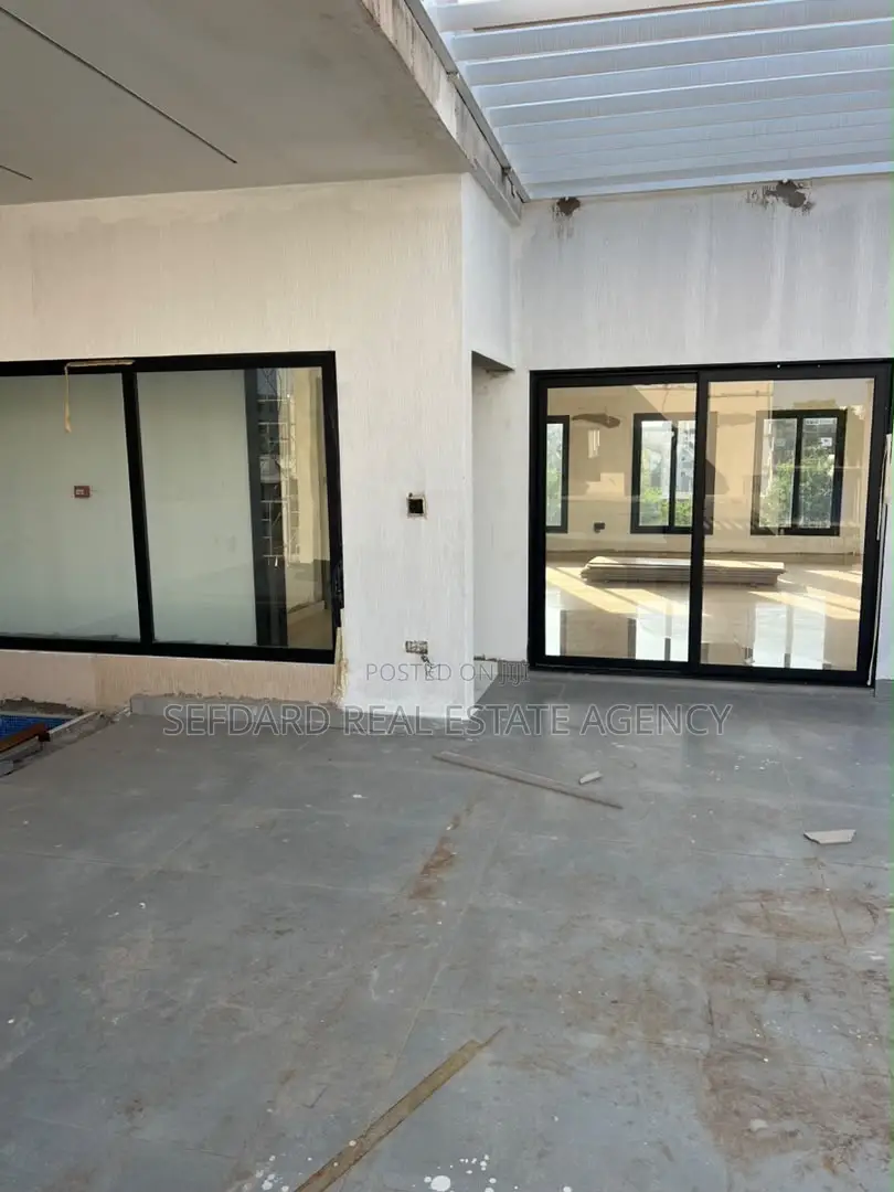 4bdrm Townhouse/Terrace in Sefdard Properties, Cantonments for sale