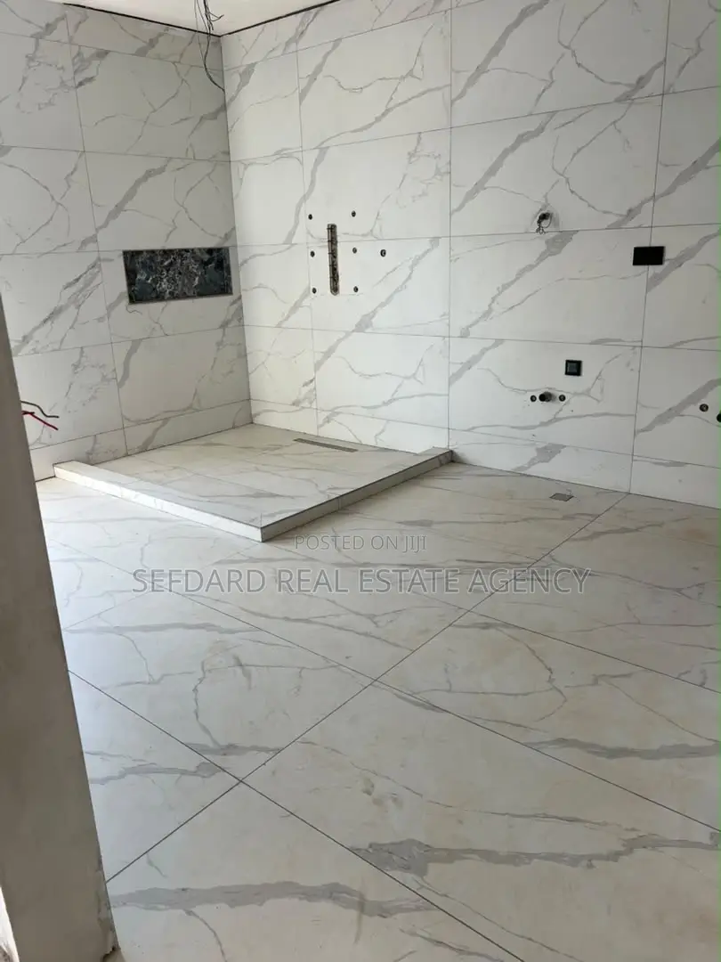 4bdrm Townhouse/Terrace in Sefdard Properties, Cantonments for sale