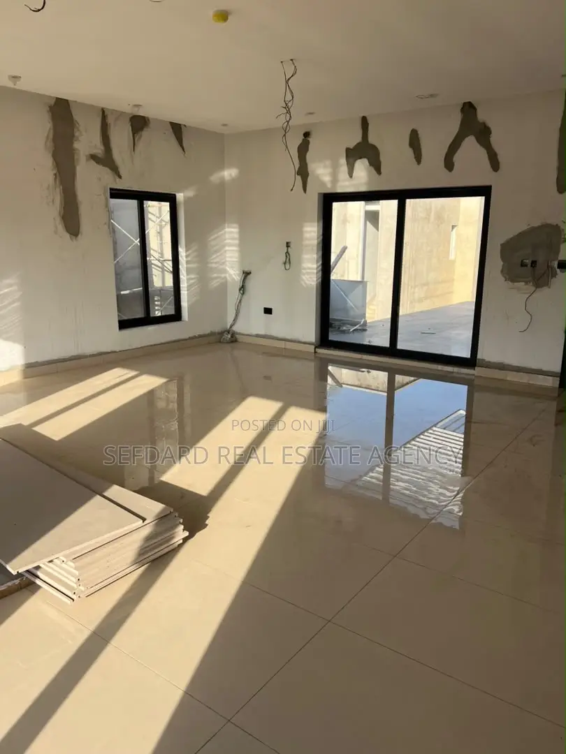 4bdrm Townhouse/Terrace in Sefdard Properties, Cantonments for sale
