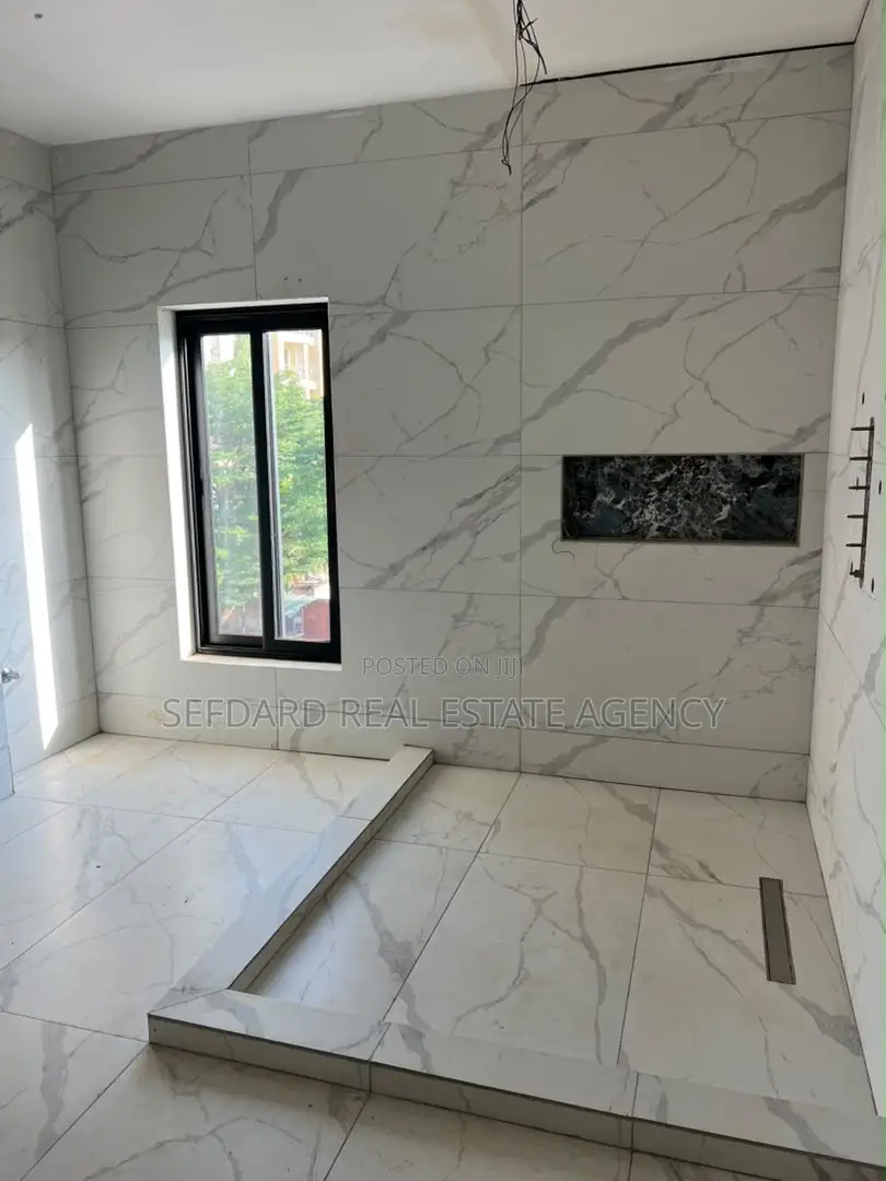 4bdrm Townhouse/Terrace in Sefdard Properties, Cantonments for sale
