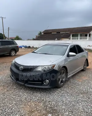 Toyota Camry 2014 Silver