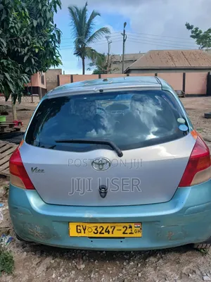 Toyota Vitz 2010 Green