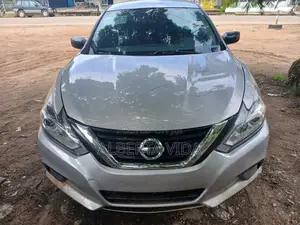 Nissan Altima 2.5 2017 Silver