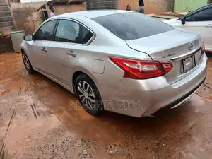 Nissan Altima 2.5 2017 Silver