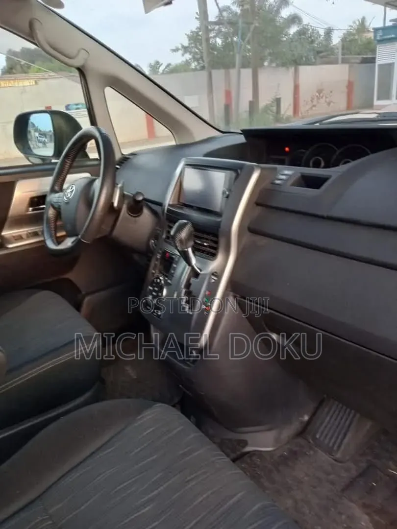 Toyota Voxy 2012 Black