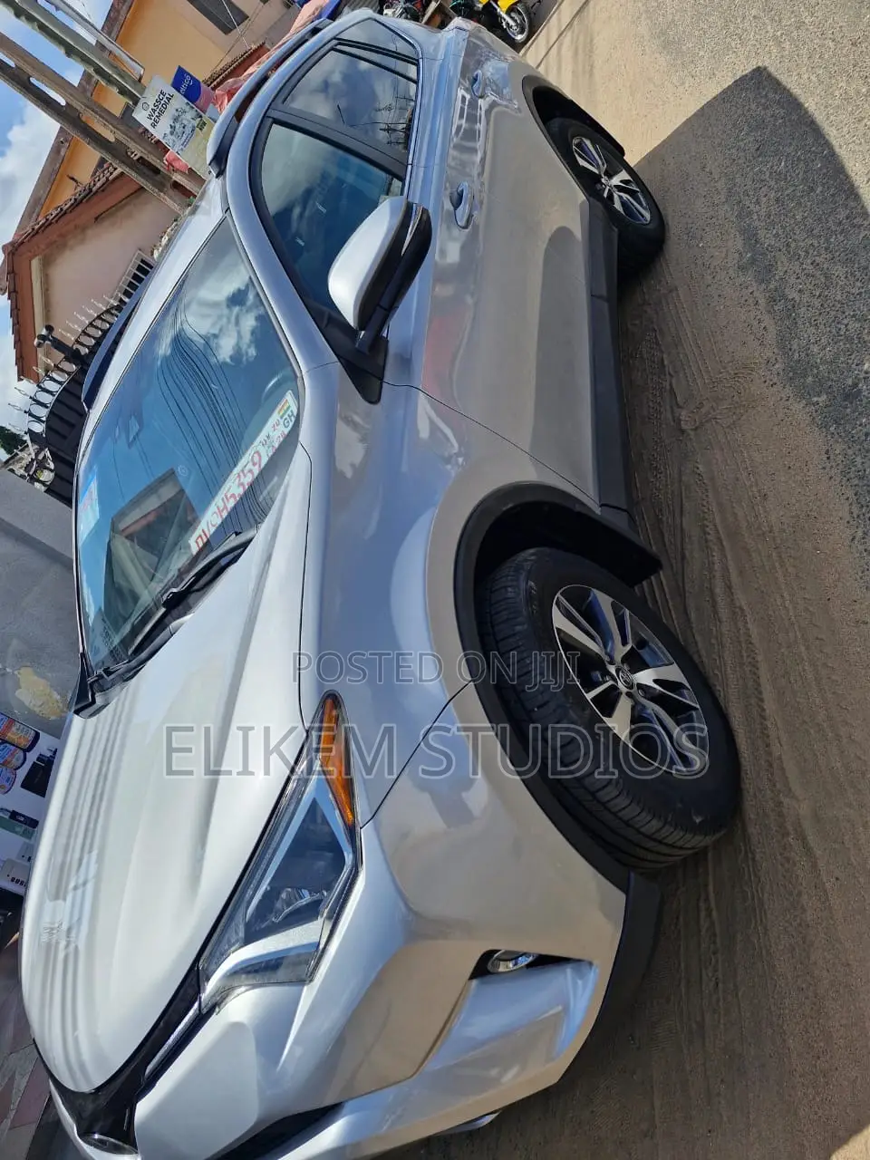 Toyota RAV4 Adventure 4dr SUV AWD (2.5L 4cyl 6A) 2018 Silver