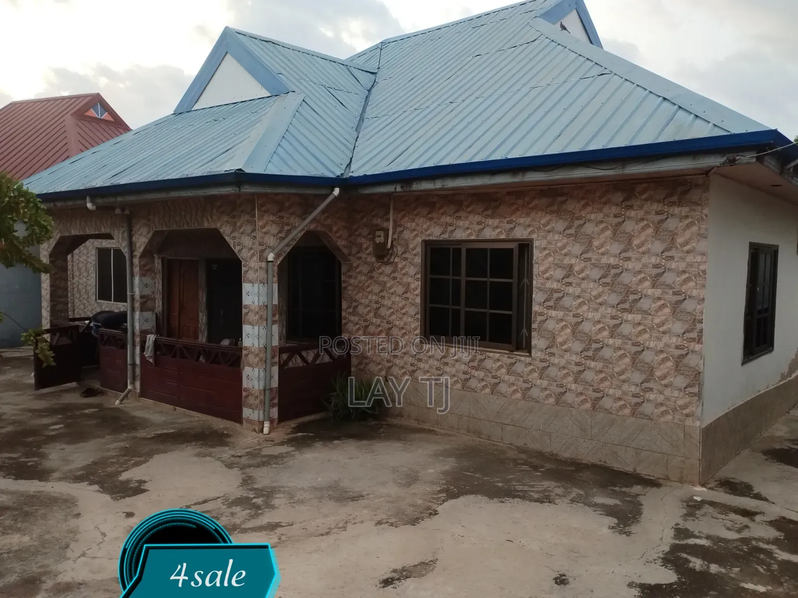 Furnished 4bdrm Condo in Kent City Junction, Kumasi Metropolitan