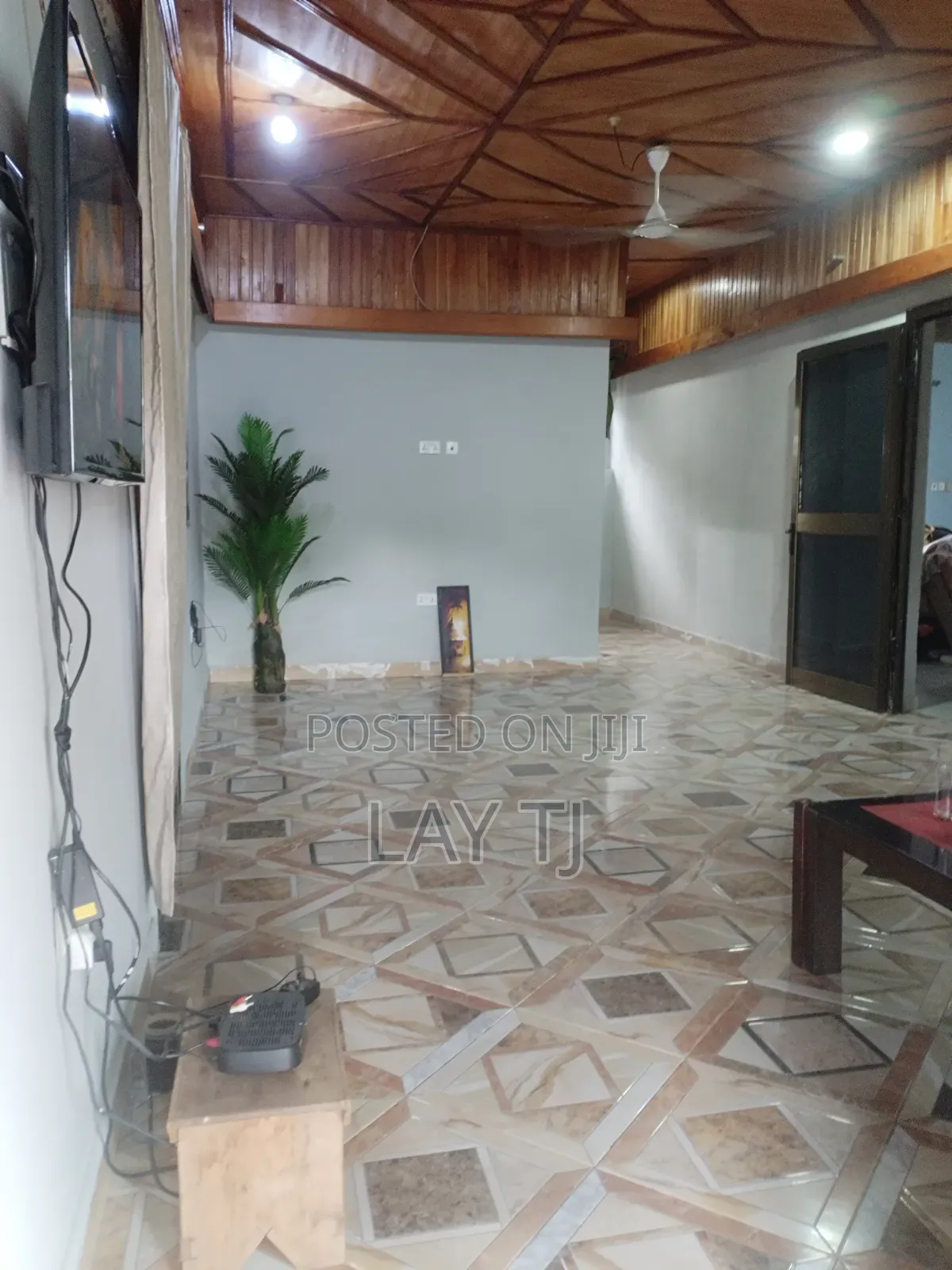 Furnished 4bdrm Condo in Kent City Junction, Kumasi Metropolitan