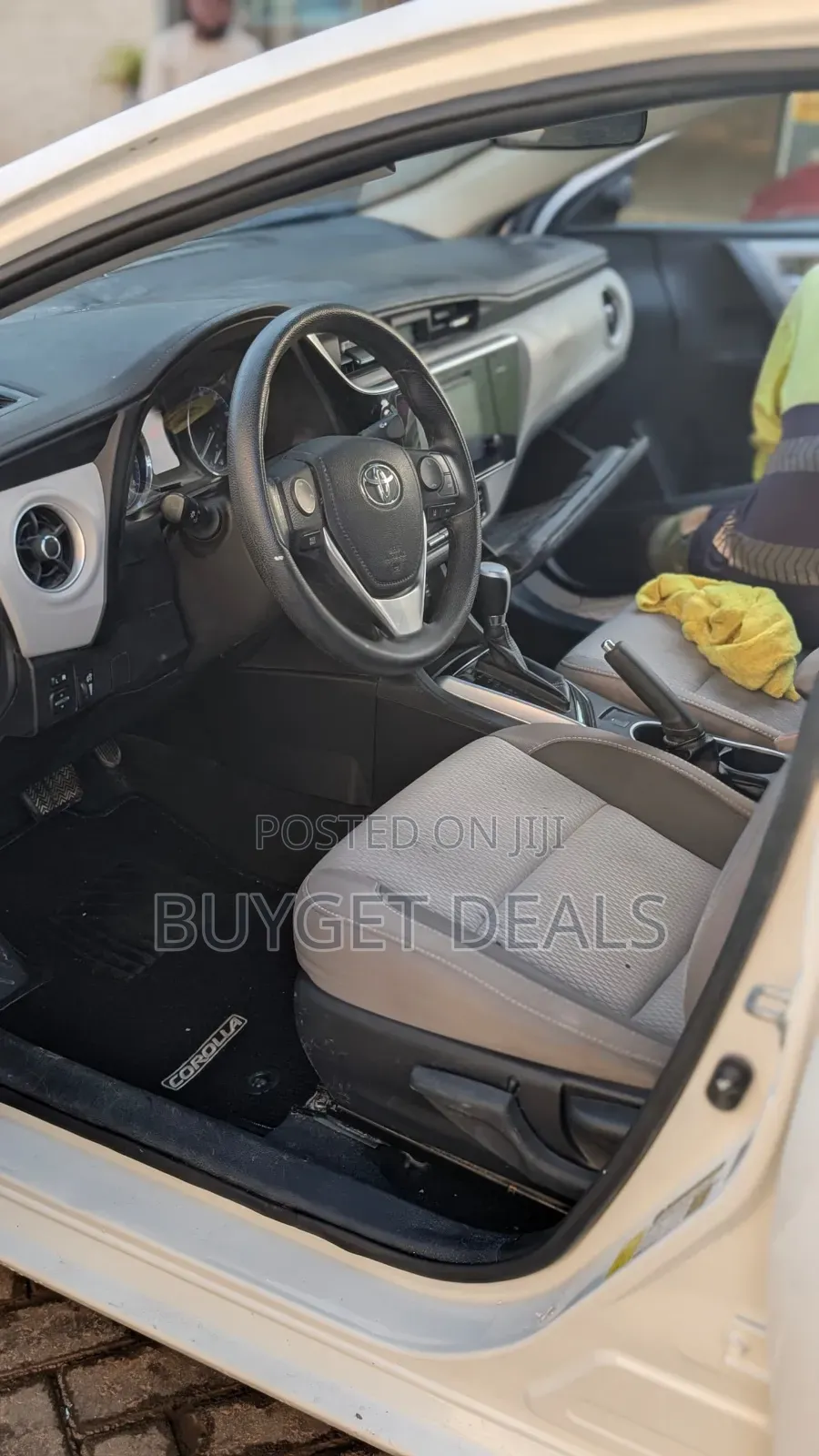 Toyota Corolla 2017 White
