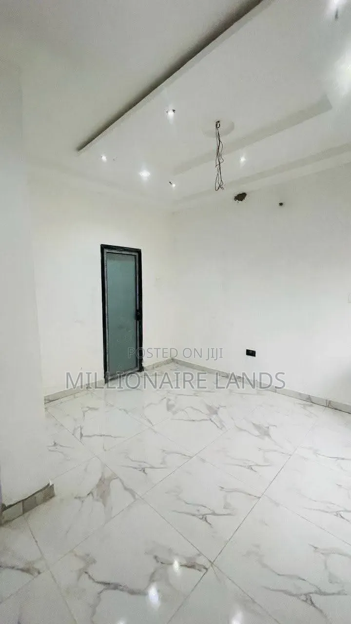 5bdrm House in Abease Amasaman,, Ga West Municipal for sale