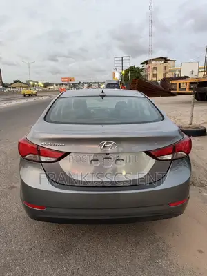 Hyundai Elantra SE Sedan FWD (1.8L 4cyl 6M) 2016 Gray