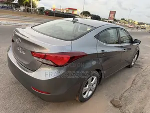 Hyundai Elantra SE Sedan FWD (1.8L 4cyl 6M) 2016 Gray