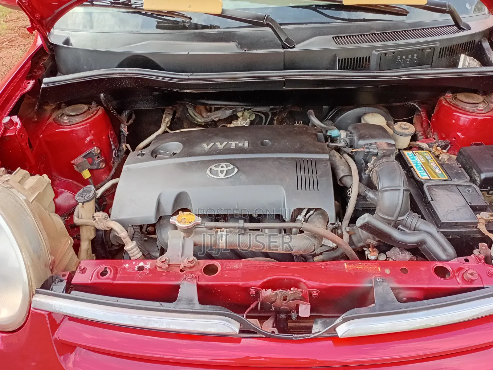 Toyota Sienta 2013 Red