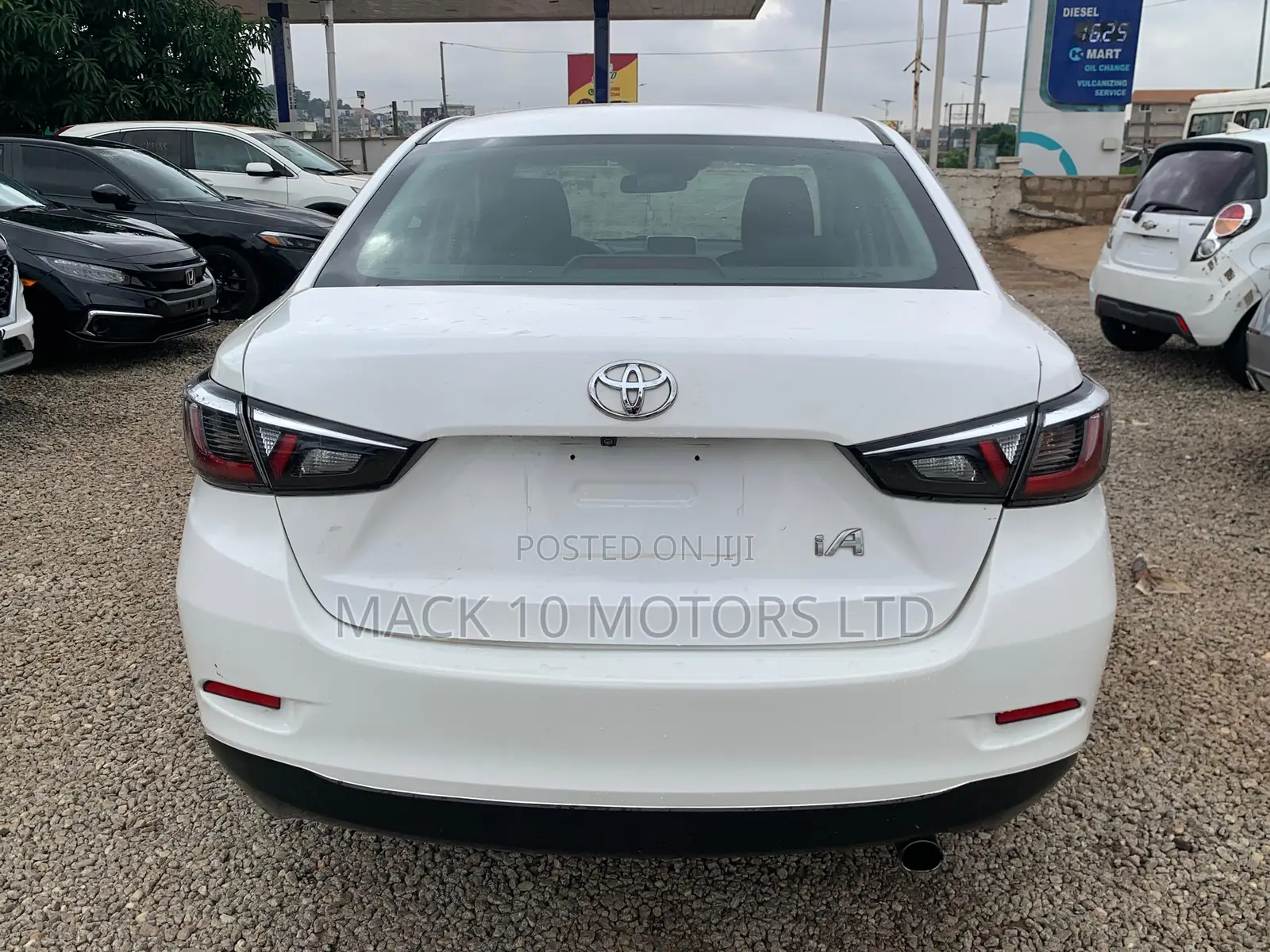 Toyota Yaris iA 1.5 FWD 2017 White