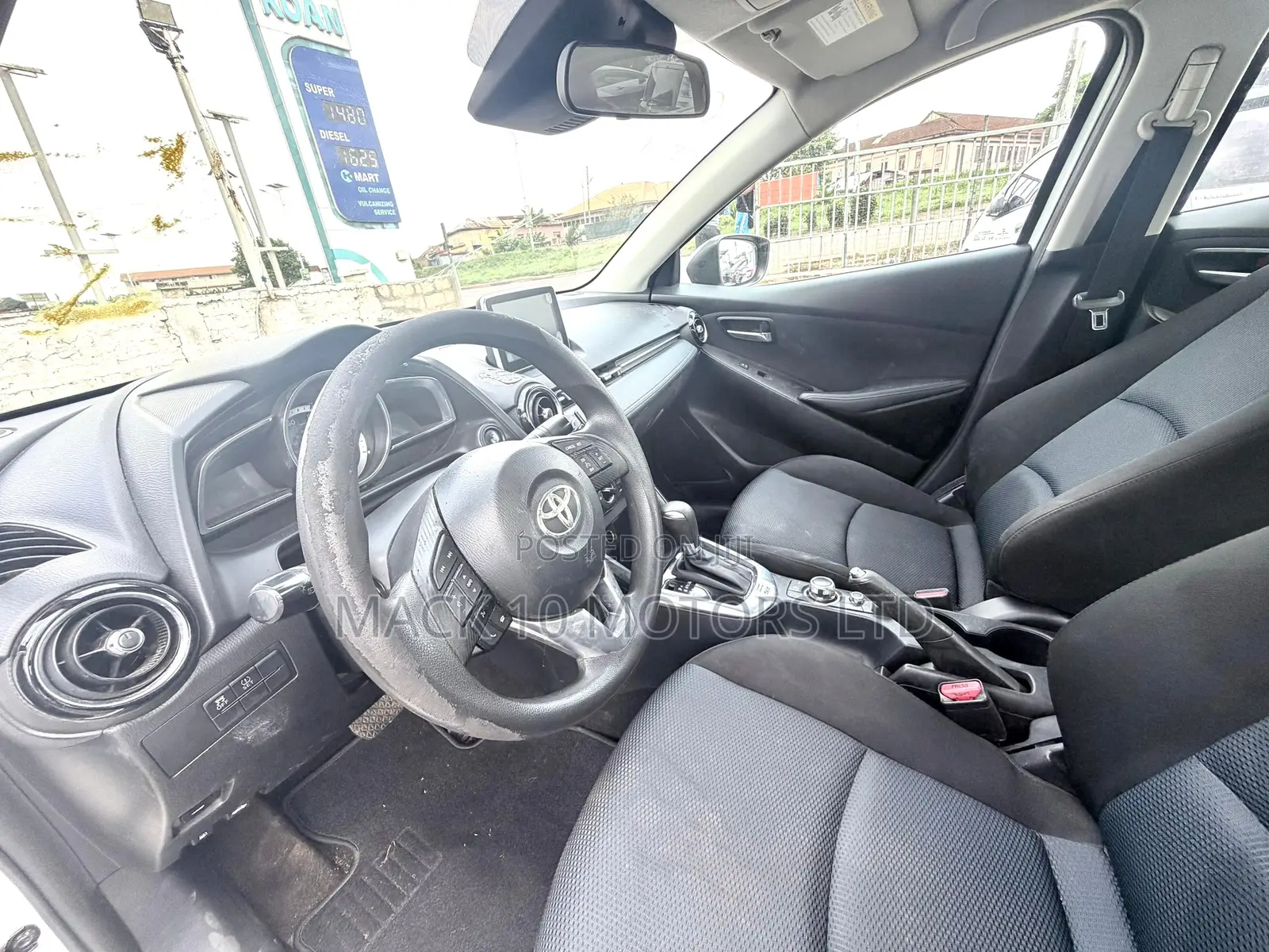 Toyota Yaris iA 1.5 FWD 2017 White