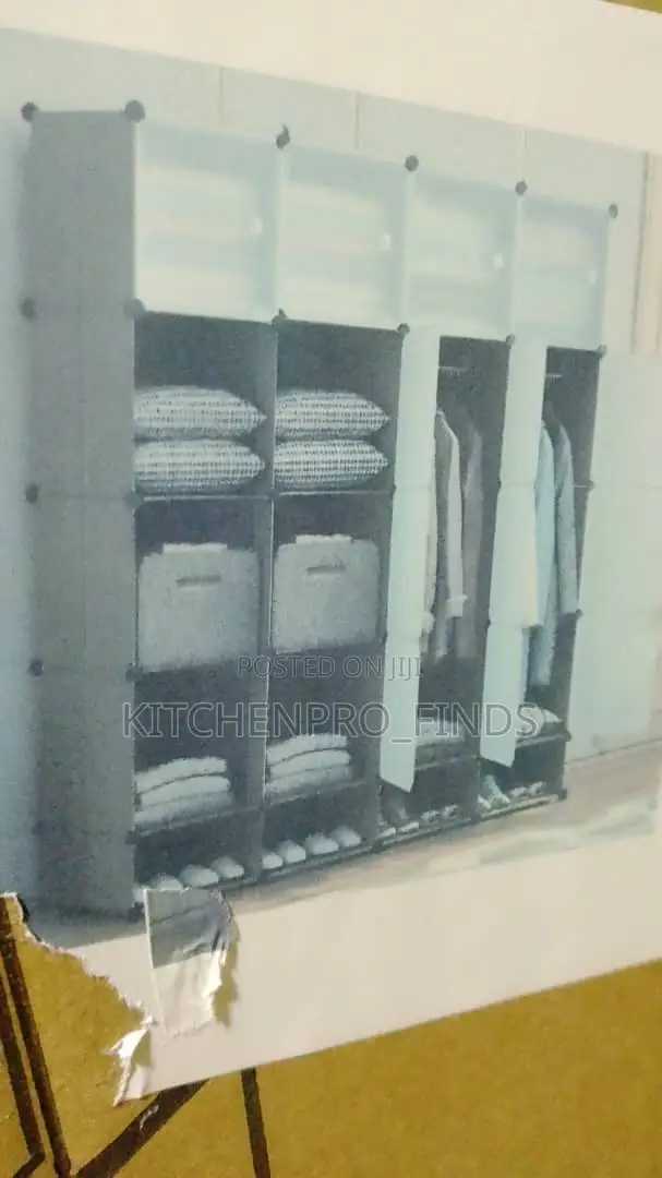 16 Cubes Plastic Wardrobe