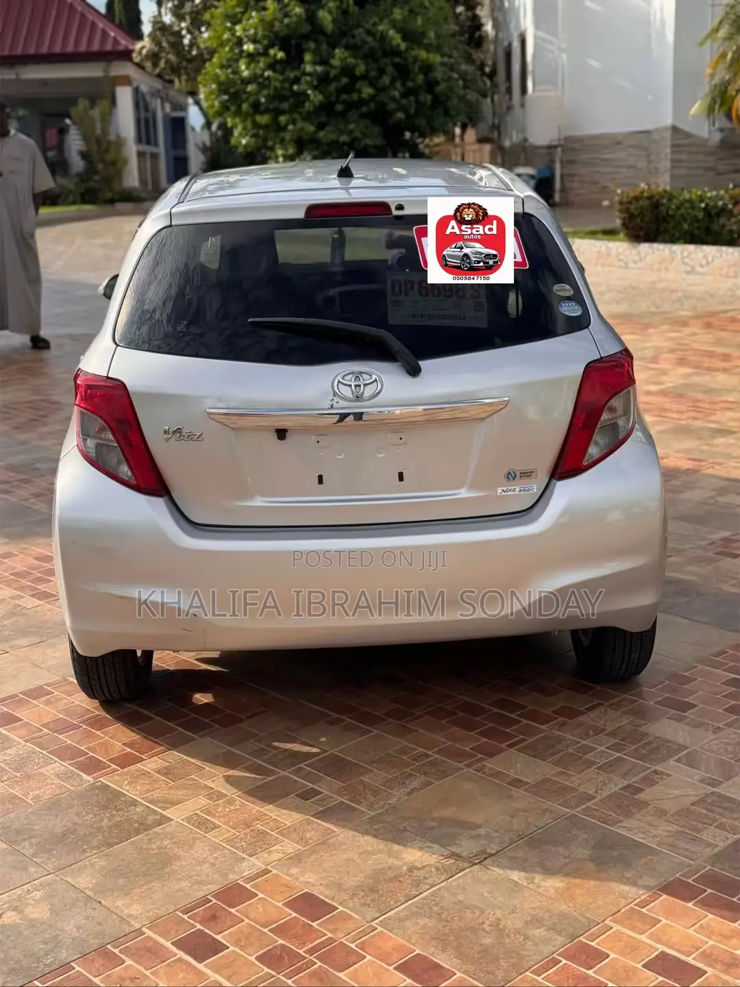 Toyota Vitz 2012 Silver