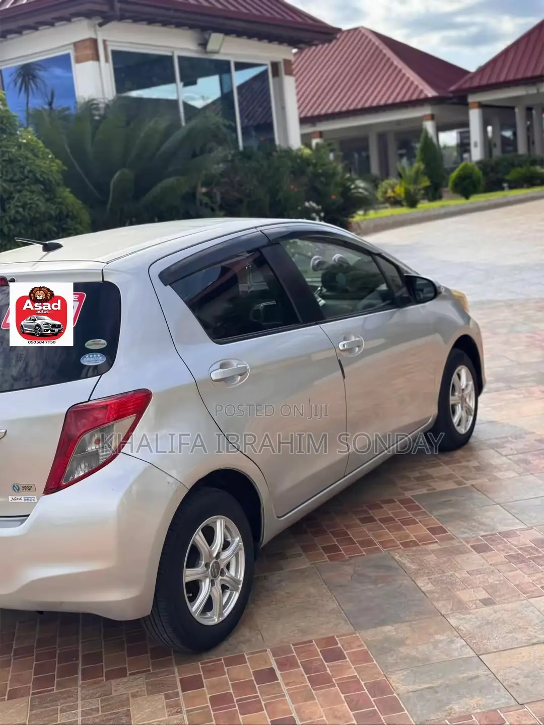 Toyota Vitz 2012 Silver